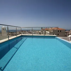 https://apartamentos-la-botica-de-nerja.es-andalucia.com