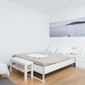 https://nice-studio-in-puerto-alcudia-in-siesta-2.balearic-islands.net
